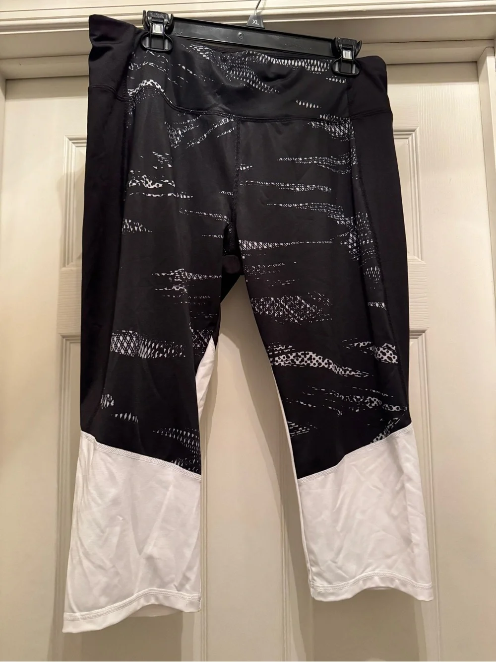 Athletic Works Women’s Crop Leggings